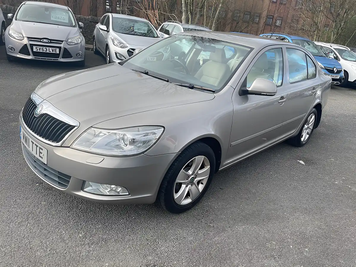 Used 2011 Skoda Octavia Elegance Beige - Interior and Exterior details 3