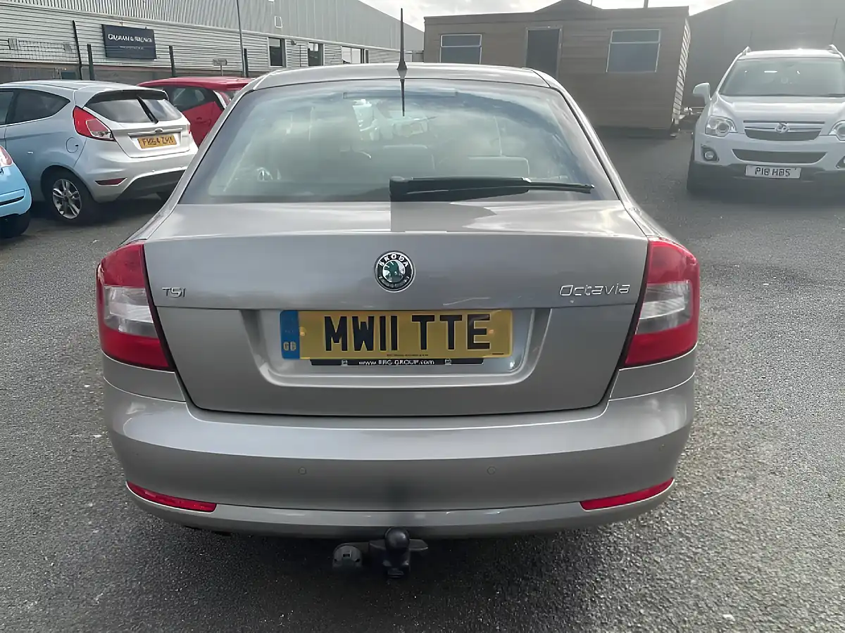 Used 2011 Skoda Octavia Elegance Beige - Interior and Exterior details 6