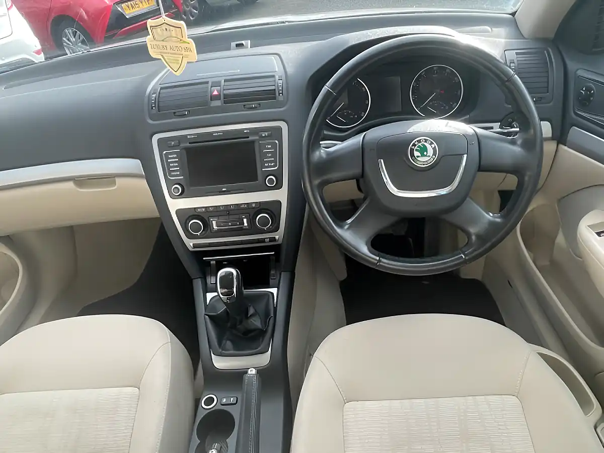 Used 2011 Skoda Octavia Elegance Beige - Interior and Exterior details 9