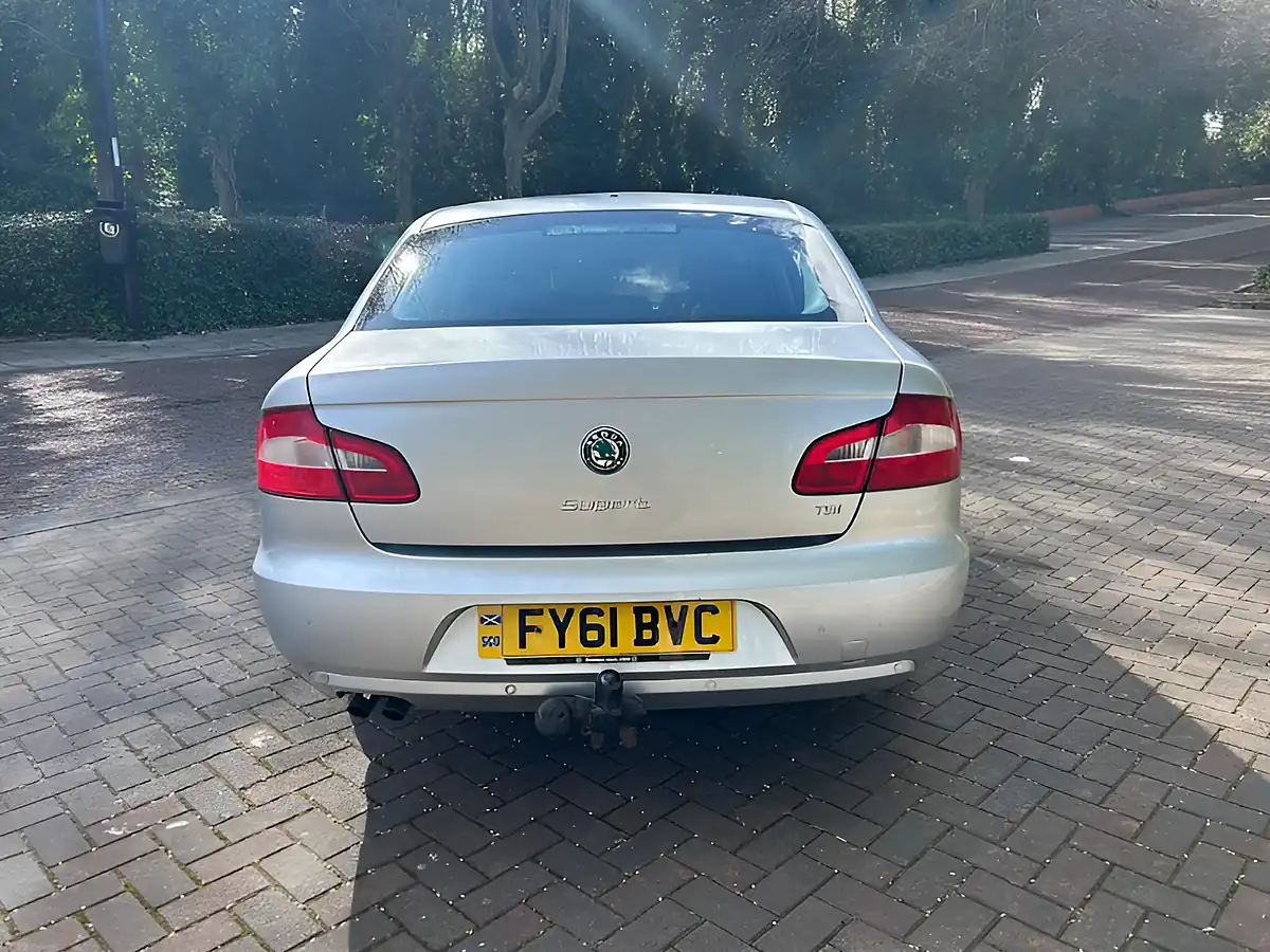 Used 2011 Skoda Superb S Silver - Interior and Exterior details 10