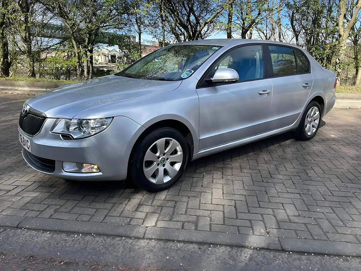 Used 2011 Skoda Superb S Silver - Interior and Exterior details 6