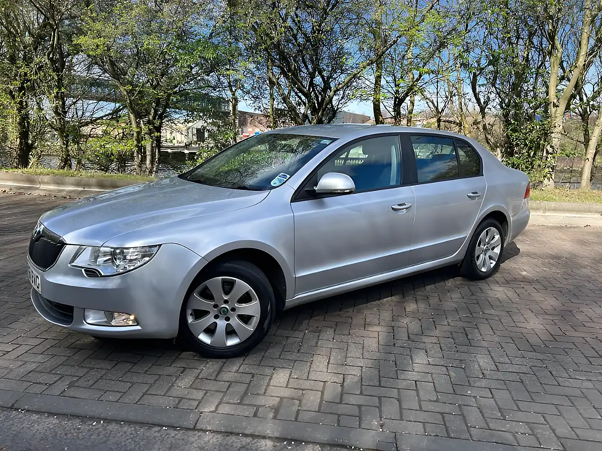 Used 2011 Skoda Superb S Silver - Interior and Exterior details 7