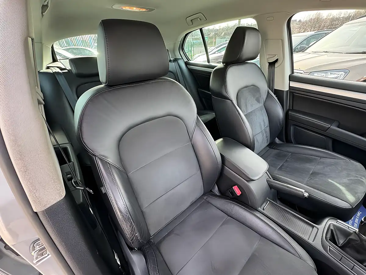 Used 2011 Skoda Superb Se Plus Silver - Interior and Exterior details 16