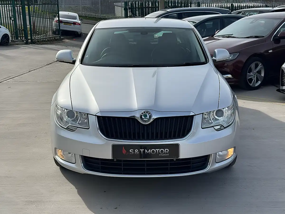 Used 2011 Skoda Superb Se Plus Silver - Interior and Exterior details 2