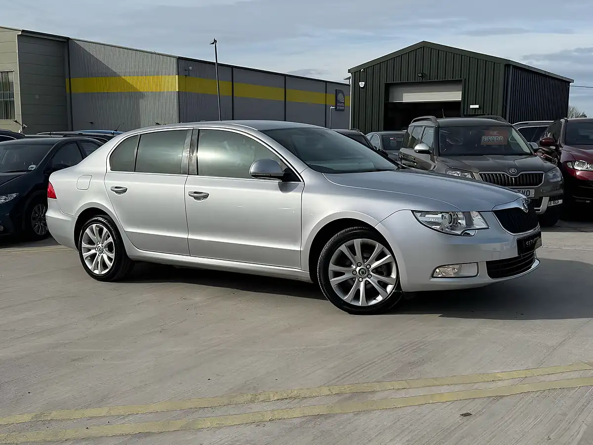 Used 2011 Skoda Superb Se Plus Silver - Interior and Exterior details 5
