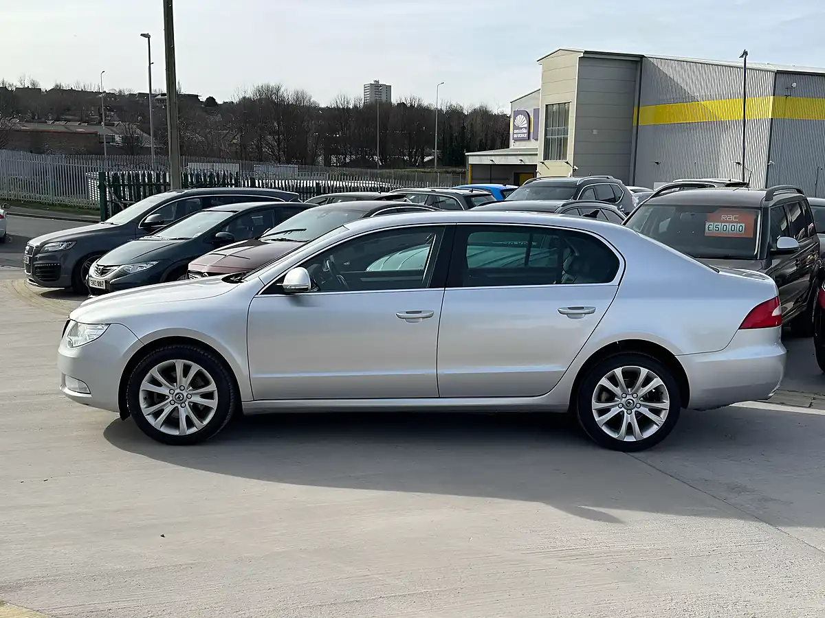 Used 2011 Skoda Superb Se Plus Silver - Interior and Exterior details 8