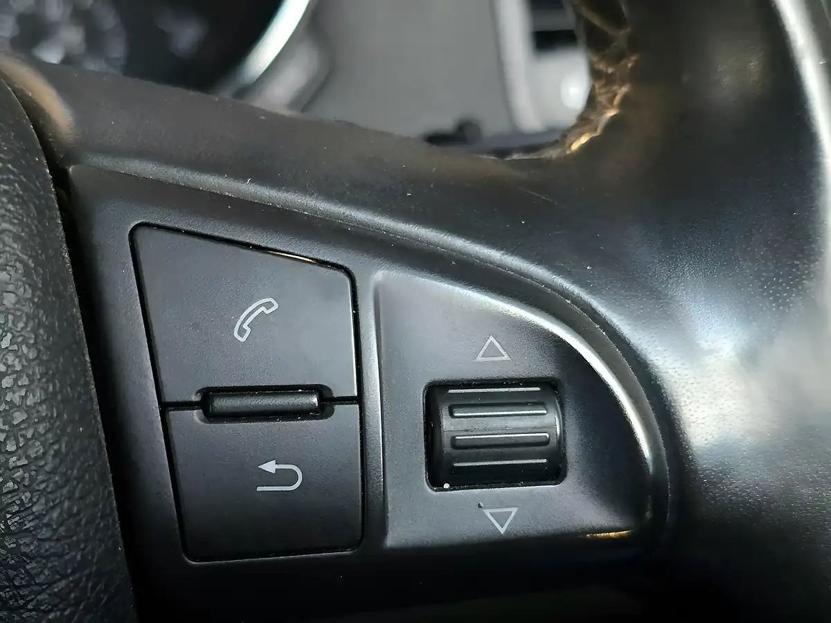 Used 2011 Skoda Yeti Elegance Blue - Interior and Exterior details 15