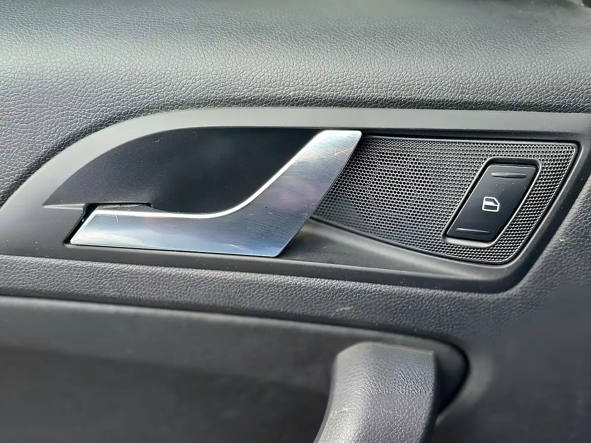 Used 2011 Skoda Yeti Elegance Blue - Interior and Exterior details 19