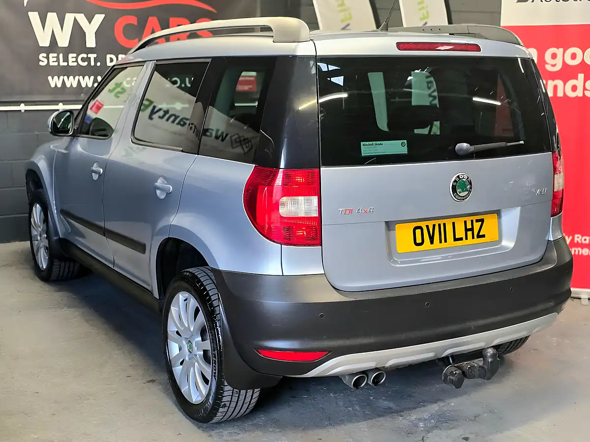 Used 2011 Skoda Yeti Elegance Blue - Interior and Exterior details 7