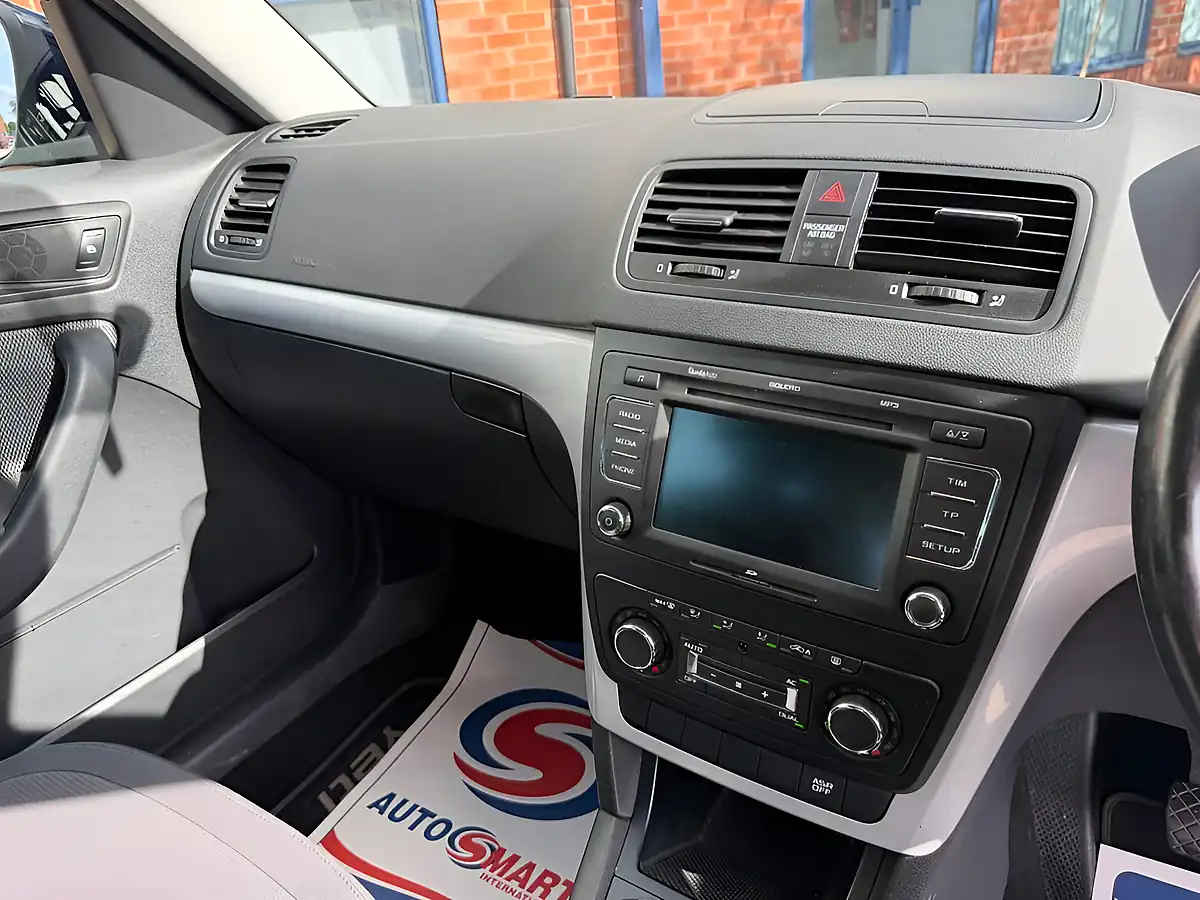 Used 2011 Skoda Yeti Se Blue - Interior and Exterior details 13