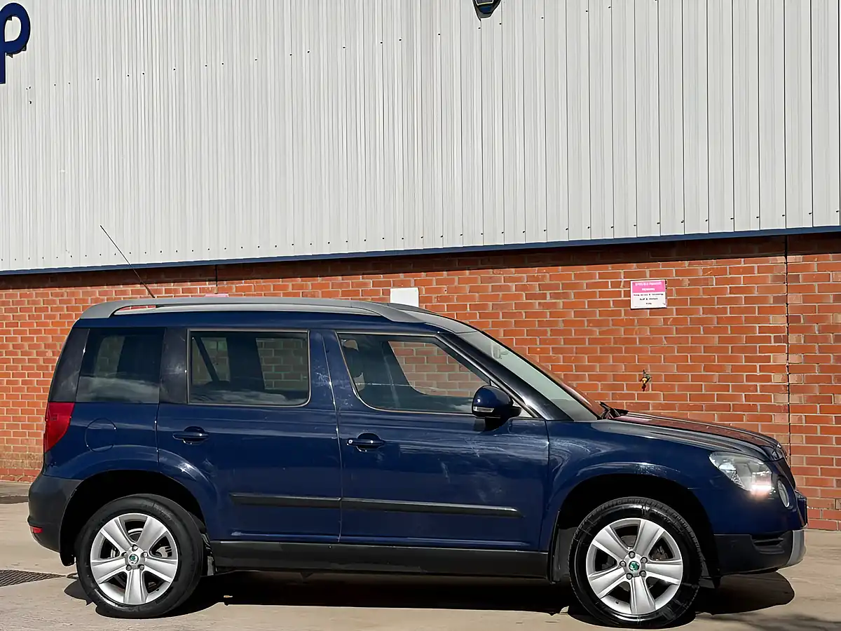 Used 2011 Skoda Yeti Se Blue - Interior and Exterior details 6