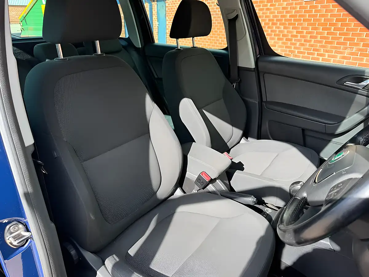 Used 2011 Skoda Yeti Se Blue - Interior and Exterior details 9