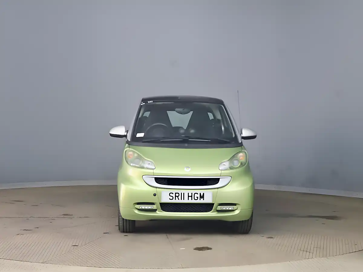 Used 2011 Smart Fortwo Passion Softtouch Silver - Interior and Exterior details 2
