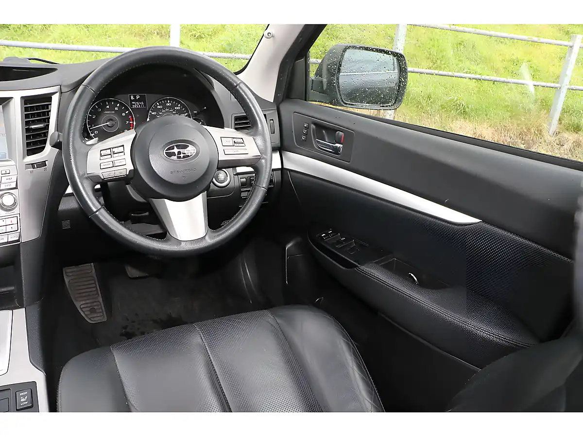 Used 2011 Subaru Outback Se Grey - Interior and Exterior details 13