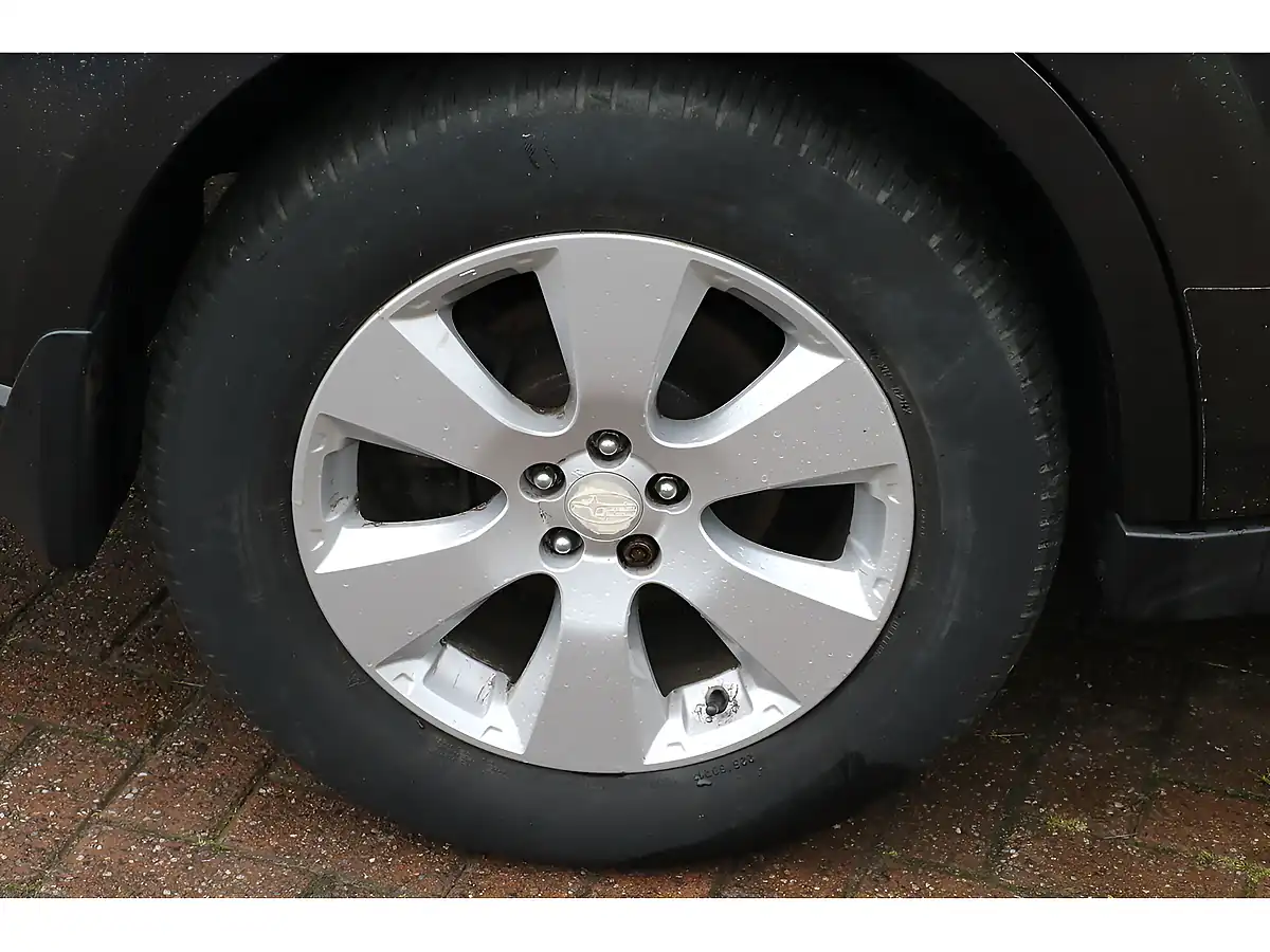 Used 2011 Subaru Outback Se Grey - Interior and Exterior details 15