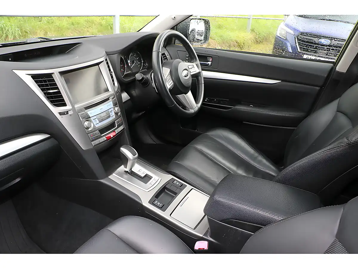 Used 2011 Subaru Outback Se Grey - Interior and Exterior details 18