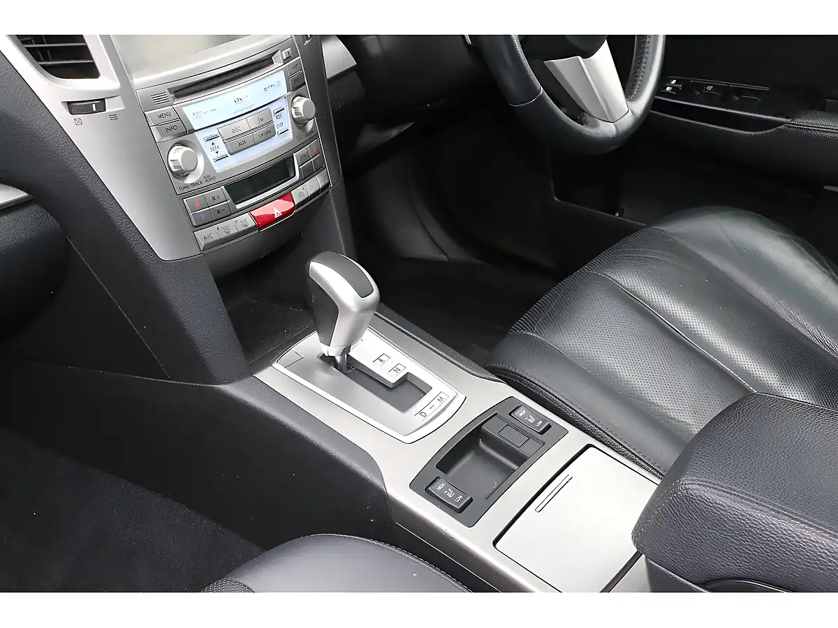 Used 2011 Subaru Outback Se Grey - Interior and Exterior details 19