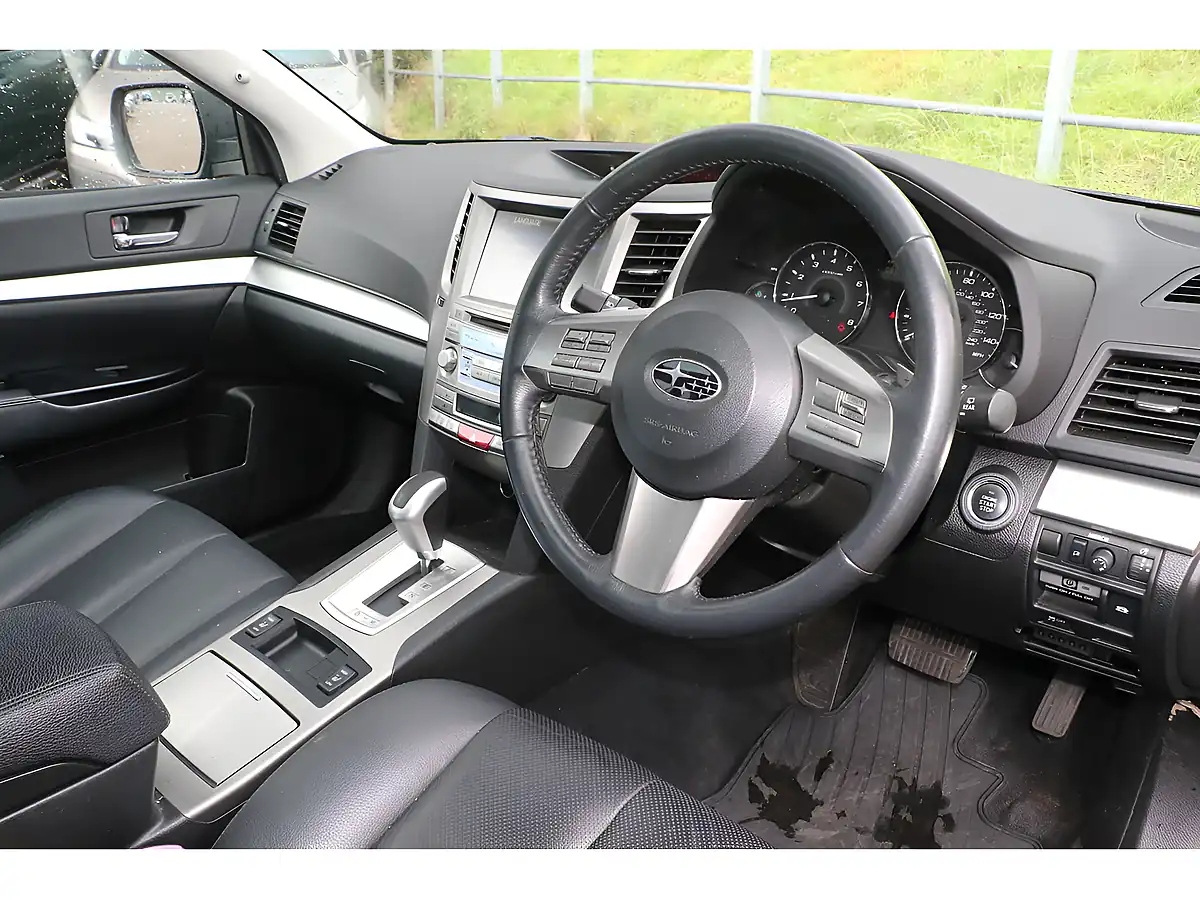 Used 2011 Subaru Outback Se Grey - Interior and Exterior details 5