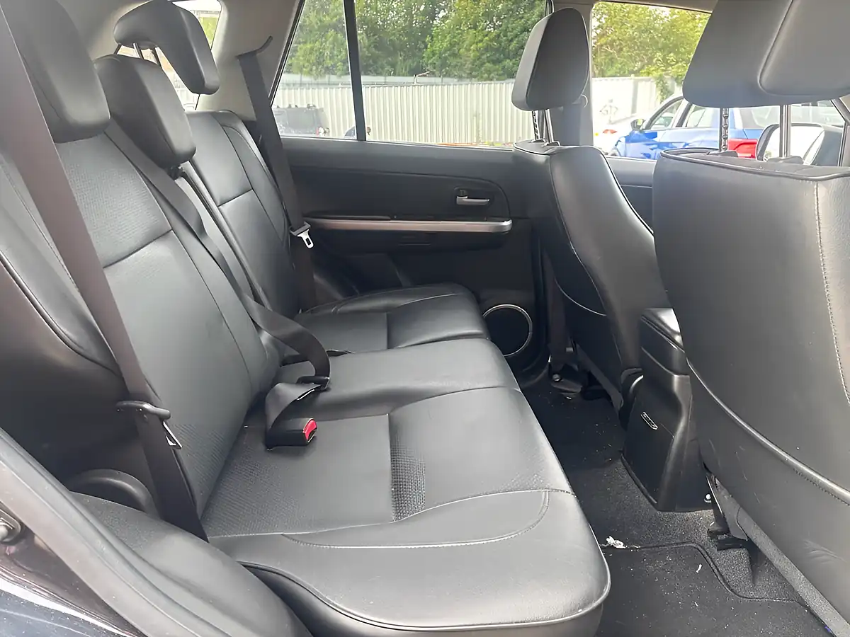 Used 2011 Suzuki Grand Vitara SZ5 Black - Interior and Exterior details 12