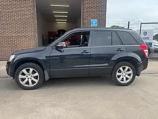 Used 2011 Suzuki Grand Vitara SZ5 Black - Interior and Exterior details 4