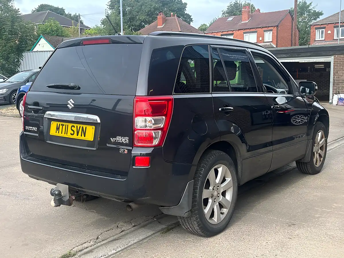 Used 2011 Suzuki Grand Vitara SZ5 Black - Interior and Exterior details 7