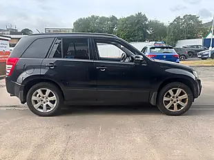 Used 2011 Suzuki Grand Vitara SZ5 Black - Interior and Exterior details 8