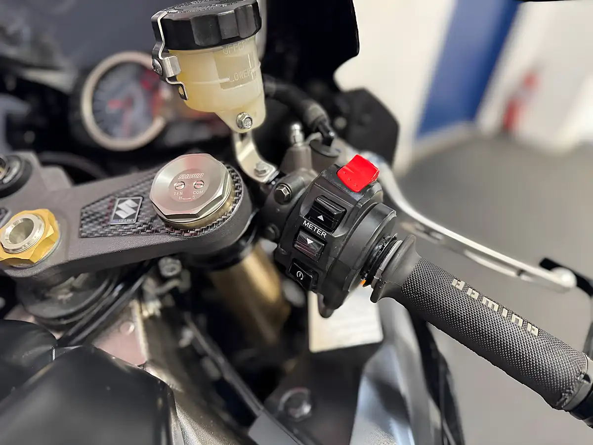 Used 2011 Suzuki GSX-R1000 - Interior and Exterior details 12