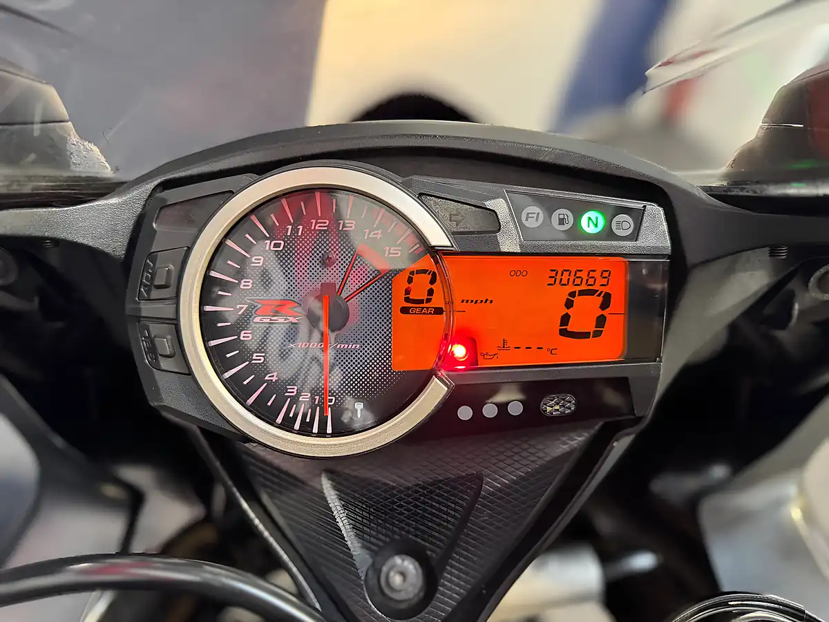 Used 2011 Suzuki GSX-R1000 - Interior and Exterior details 14
