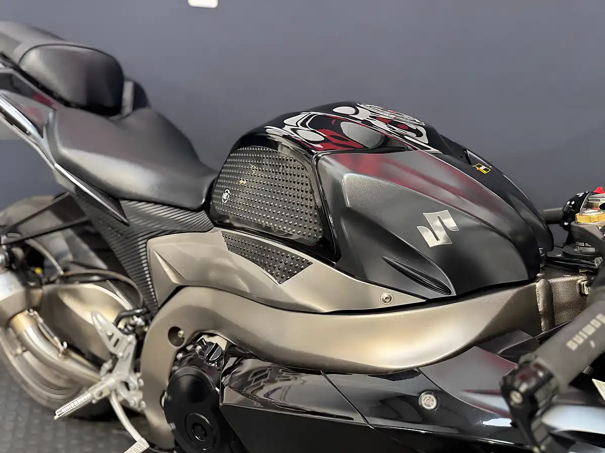 Used 2011 Suzuki GSX-R1000 - Interior and Exterior details 9