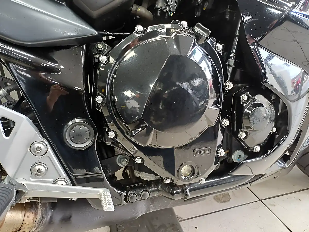Used 2011 Suzuki GSX650F Black - Interior and Exterior details 12