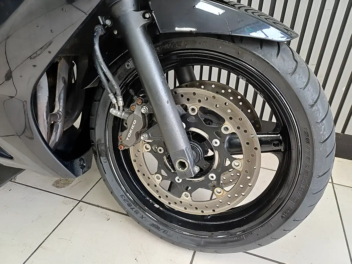 Used 2011 Suzuki GSX650F Black - Interior and Exterior details 13