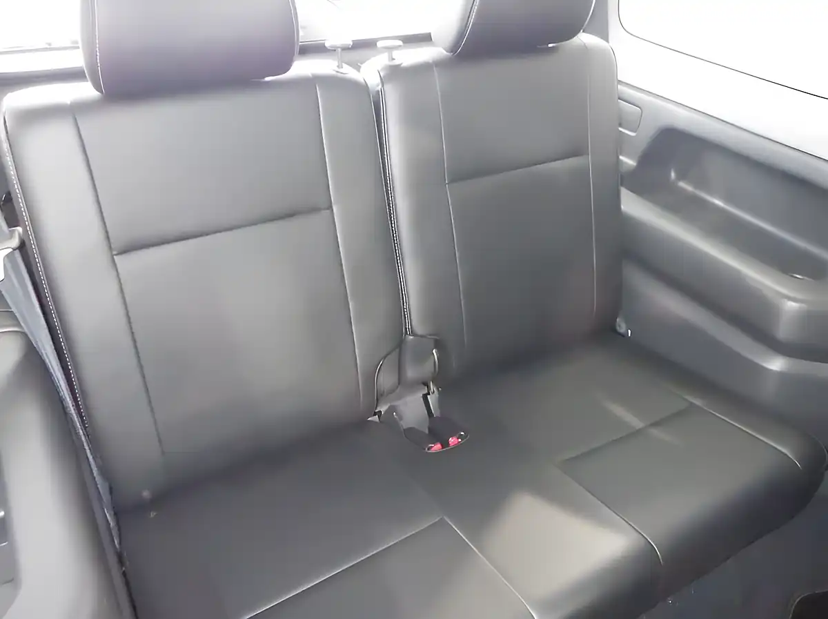 Used 2011 Suzuki Jimny Adventure Blue - Interior and Exterior details 5