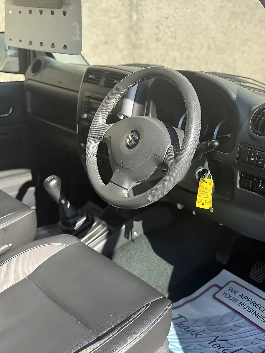 Used 2011 Suzuki Jimny SZ4 Black - Interior and Exterior details 7