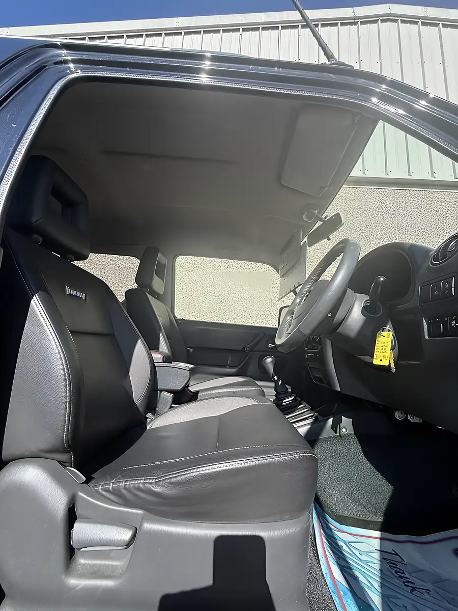 Used 2011 Suzuki Jimny SZ4 Black - Interior and Exterior details 9