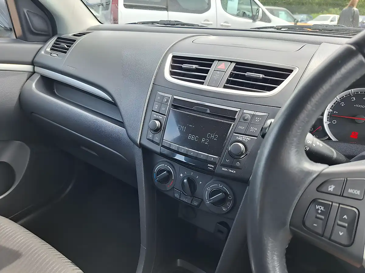 Used 2011 Suzuki Swift SZ3 Green - Interior and Exterior details 14