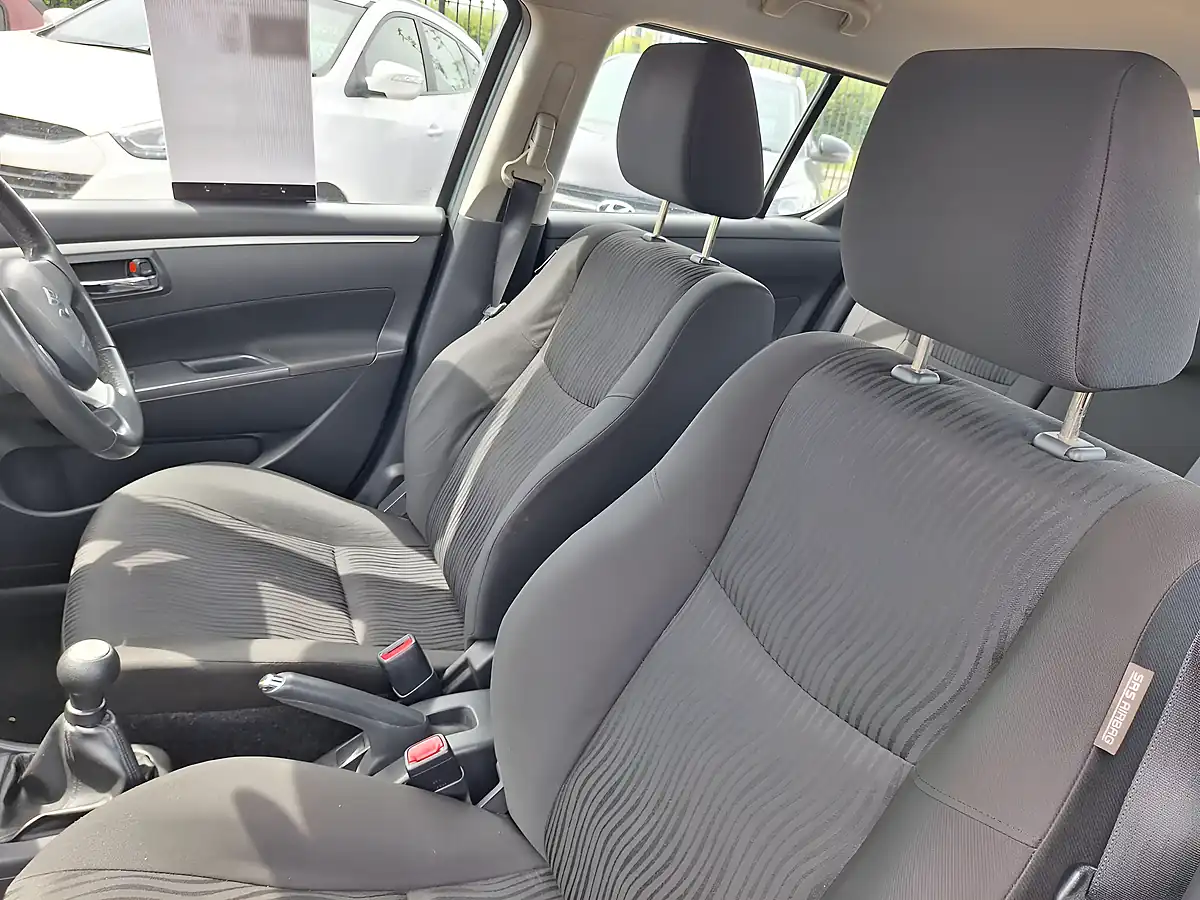 Used 2011 Suzuki Swift SZ3 Green - Interior and Exterior details 6