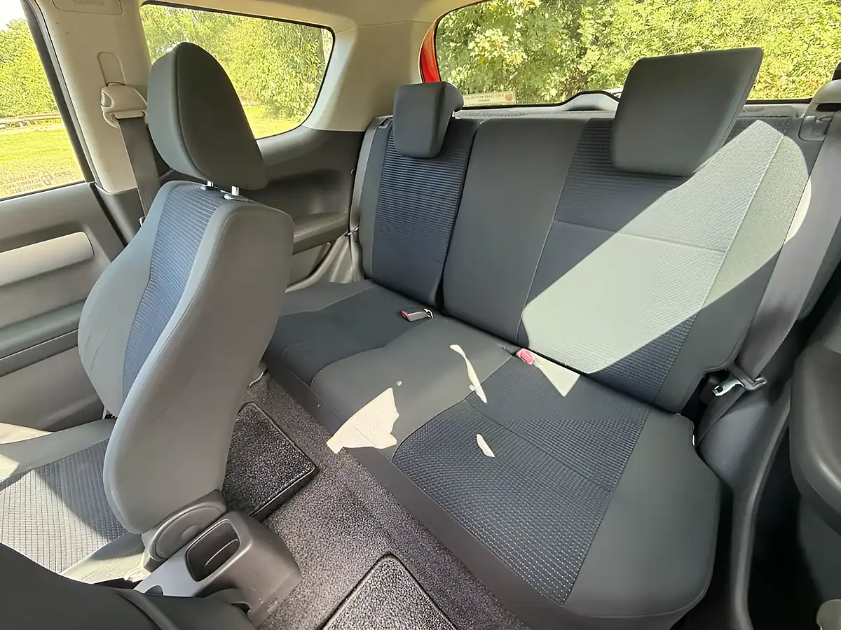 Used 2011 Suzuki Swift Sz3 Red - Interior and Exterior details 10