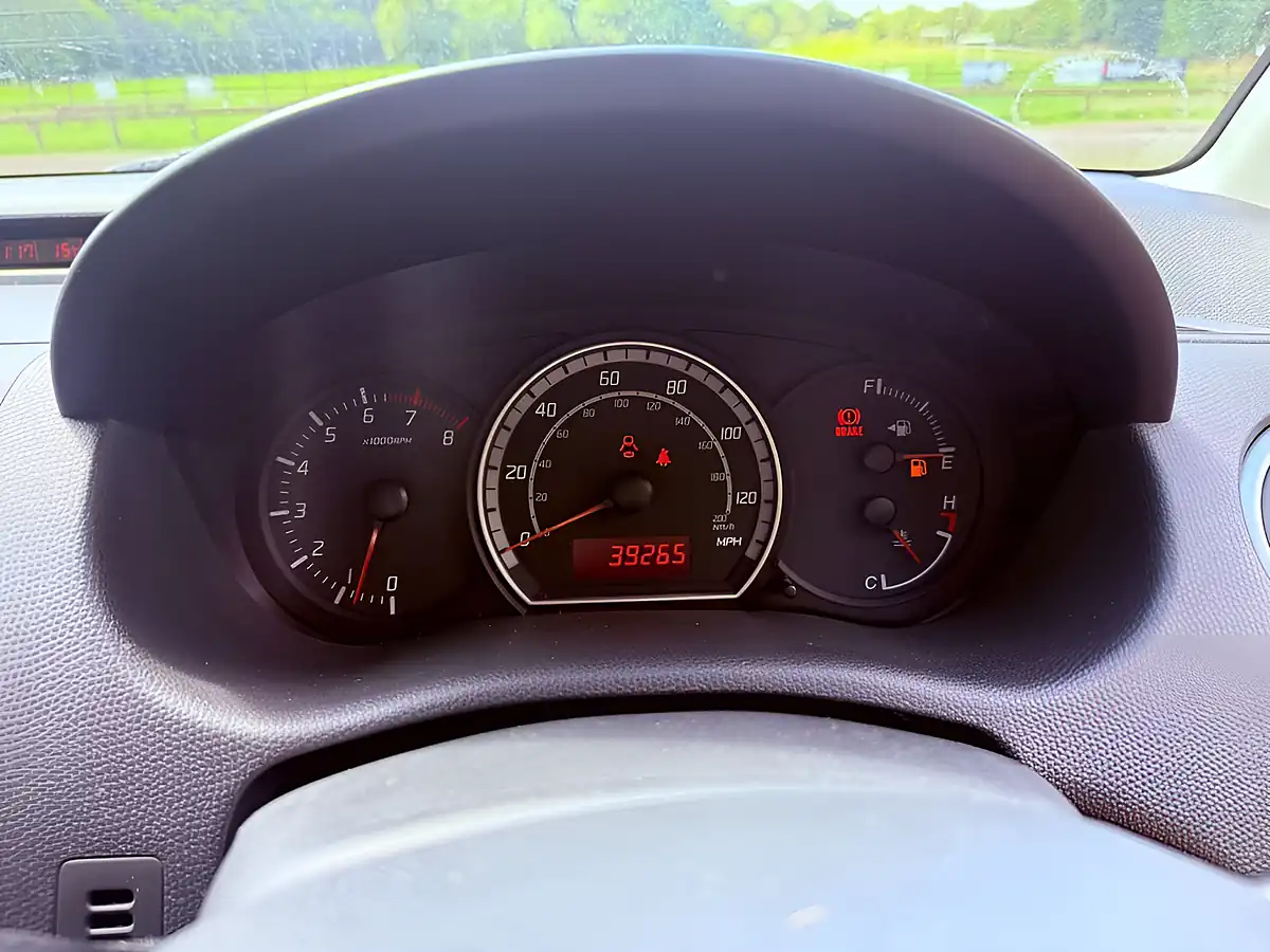 Used 2011 Suzuki Swift Sz3 Red - Interior and Exterior details 14