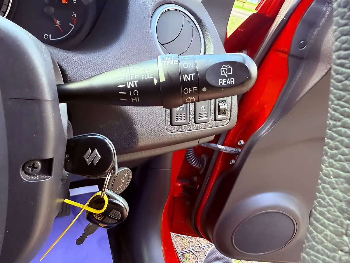 Used 2011 Suzuki Swift Sz3 Red - Interior and Exterior details 16