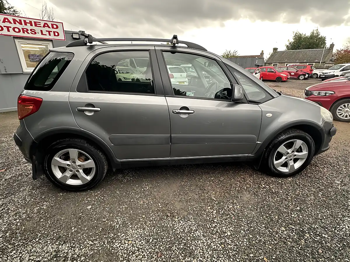 Used 2011 Suzuki SX4 SZ5 Grey - Interior and Exterior details 12
