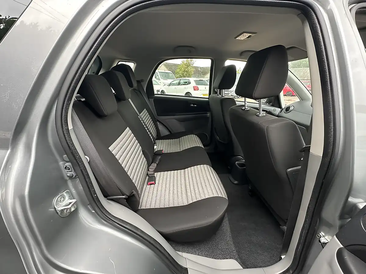 Used 2011 Suzuki SX4 SZ5 Grey - Interior and Exterior details 14