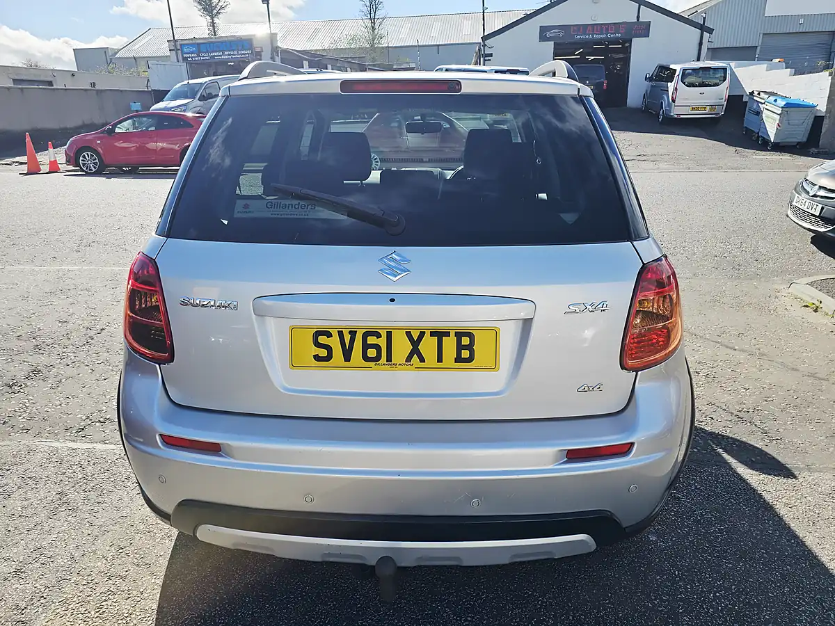 Used 2011 Suzuki SX4 SZ5 Silver - Interior and Exterior details 3