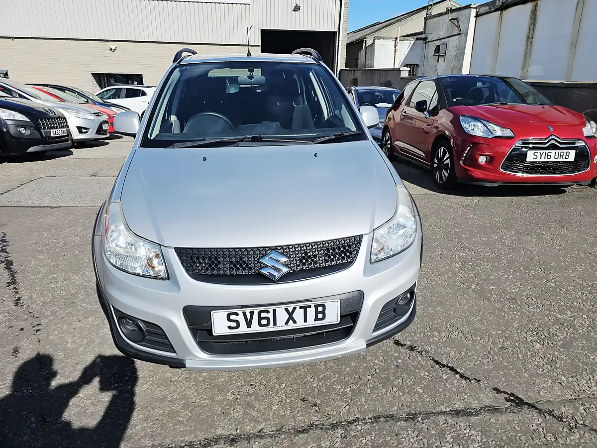 Used 2011 Suzuki SX4 SZ5 Silver - Interior and Exterior details 6
