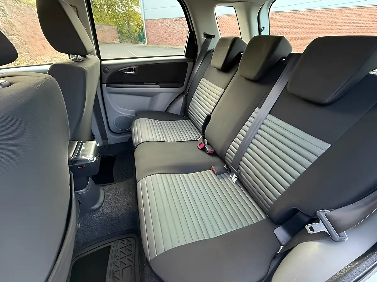 Used 2011 Suzuki SX4 SZ5 White - Interior and Exterior details 13