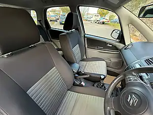 Used 2011 Suzuki SX4 SZ5 White - Interior and Exterior details 19