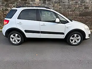 Used 2011 Suzuki SX4 SZ5 White - Interior and Exterior details 5