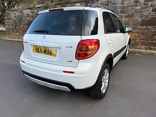 Used 2011 Suzuki SX4 SZ5 White - Interior and Exterior details 7