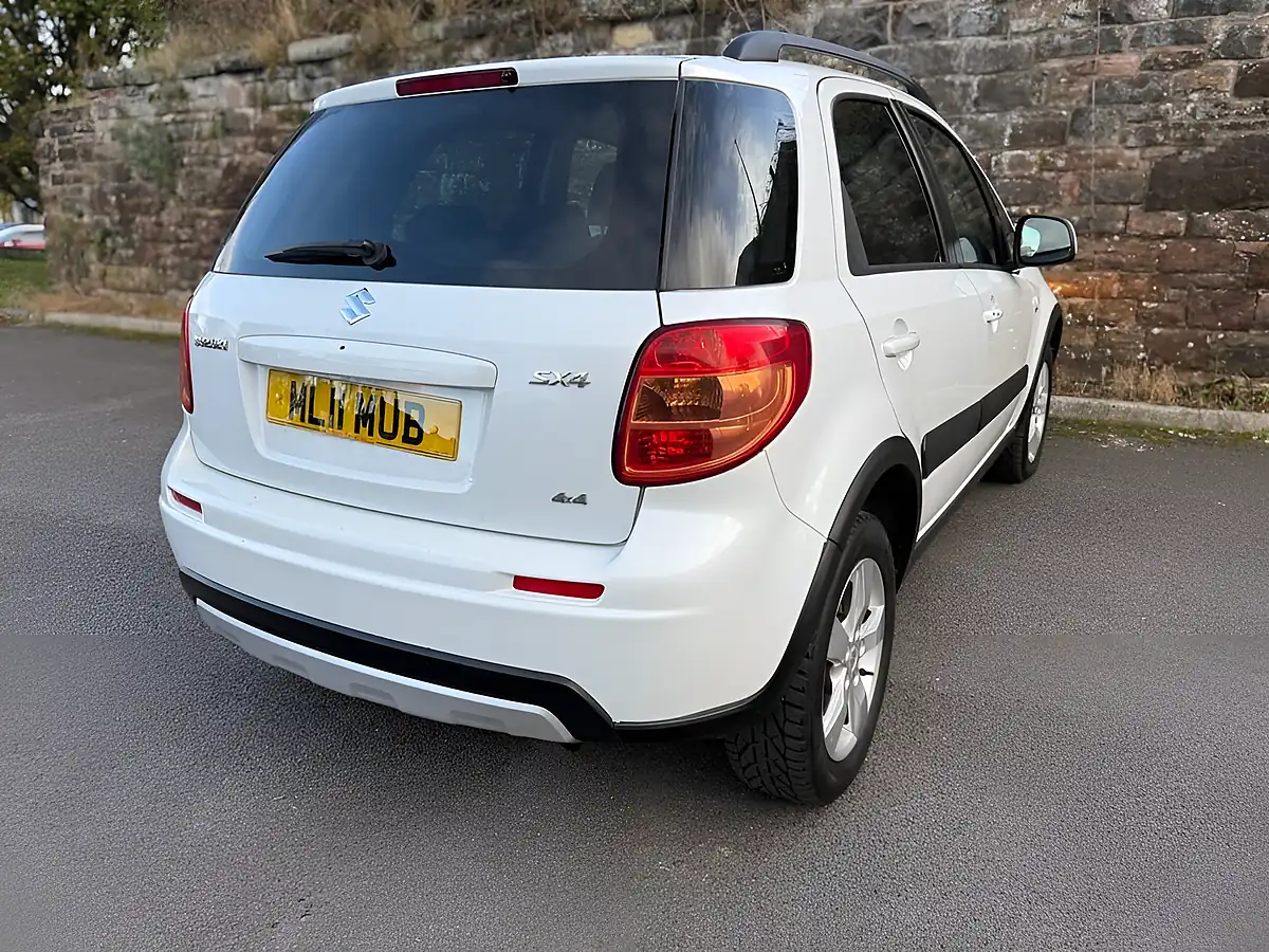 Used 2011 Suzuki SX4 SZ5 White - Interior and Exterior details 7