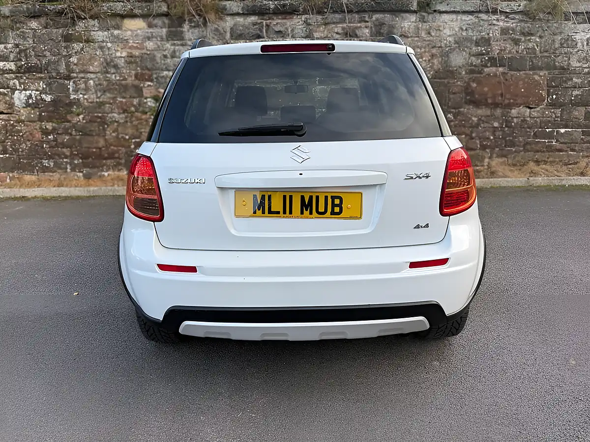 Used 2011 Suzuki SX4 SZ5 White - Interior and Exterior details 8