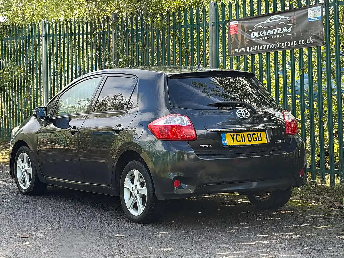 Used 2011 Toyota Auris Tr Black - Interior and Exterior details 11